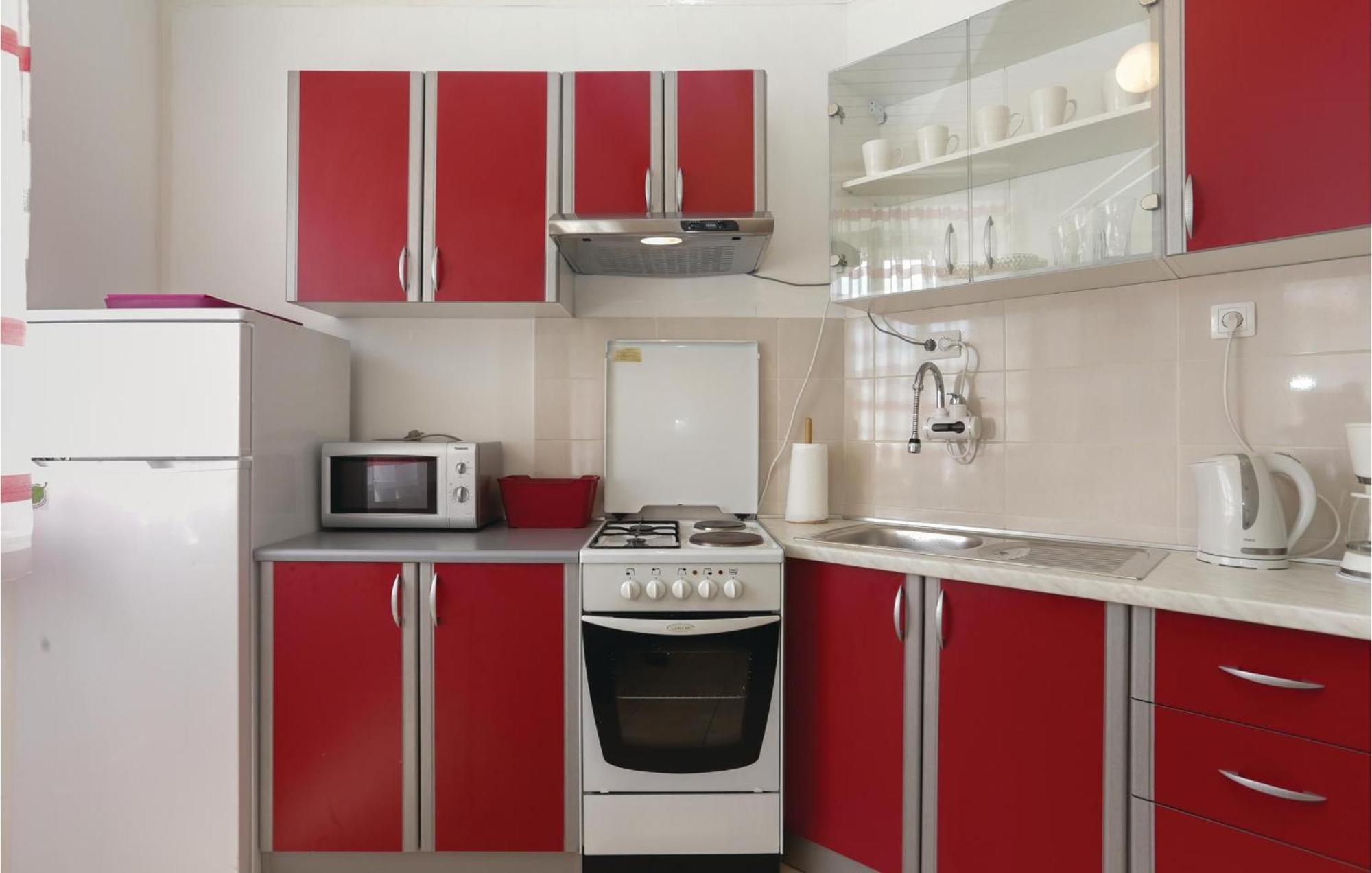 2 Bedroom Stunning Apartment In Kastel Kambelovac Kaštela Exteriör bild
